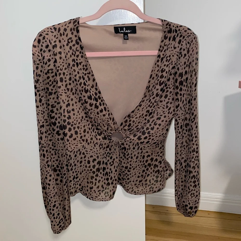 Lulus Having A Moment Taupe Leopard Print Balloon
Sleeve Top - Picture 7 of 9